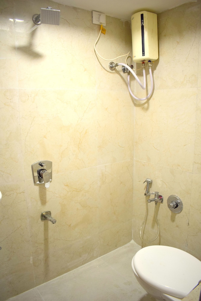 Deluxe Room - Photo 6