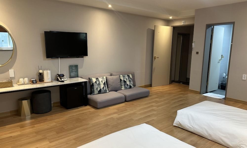 Economy Twin Room photo 3