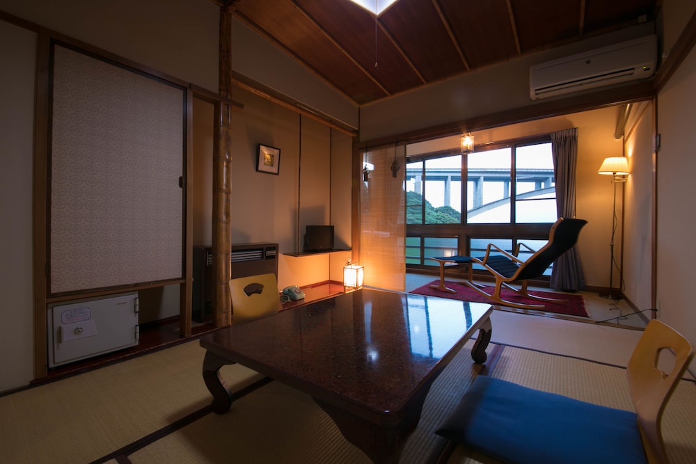 Japanese-Style Standard Twin Room (With "Air Weave" Mattress) photo 1