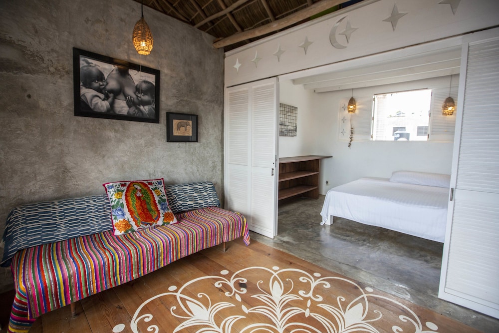Deluxe Triple Room, Multiple Beds, Ocean View photo 1