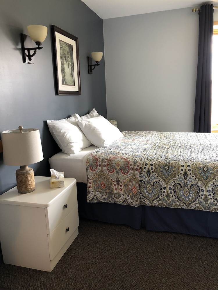 Standard Double Room, 1 Queen Bed, River View photo 3