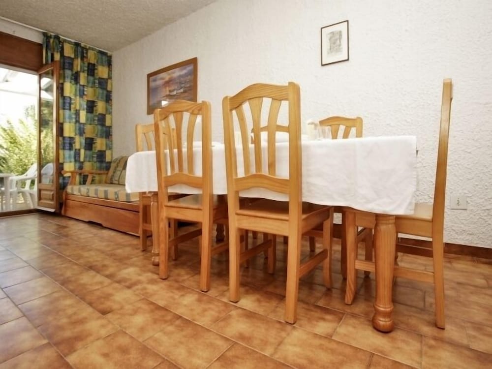 House, 2 Bedrooms, 2 Bathrooms photo 3