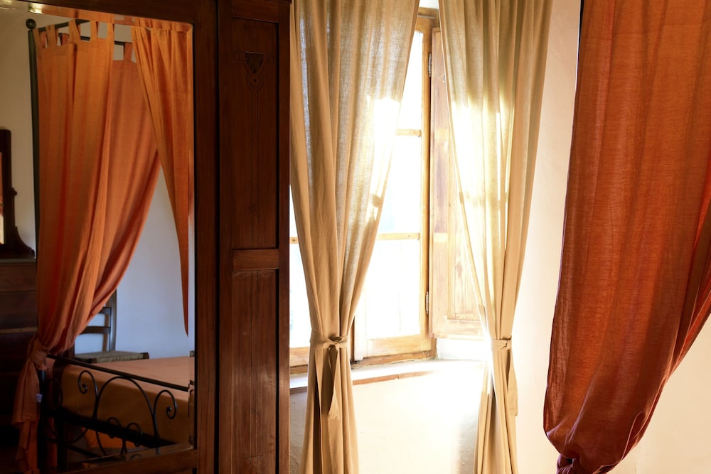 Traditional Apartment (COLOMBINE) photo 1