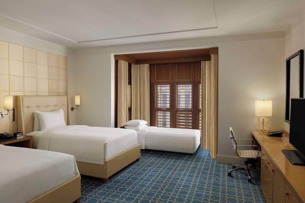 Deluxe Room, 3 Twin Beds, Non Smoking thumbnail 5