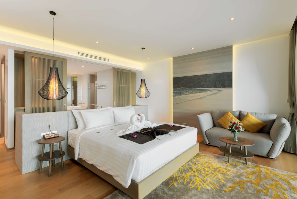 Pool Suite