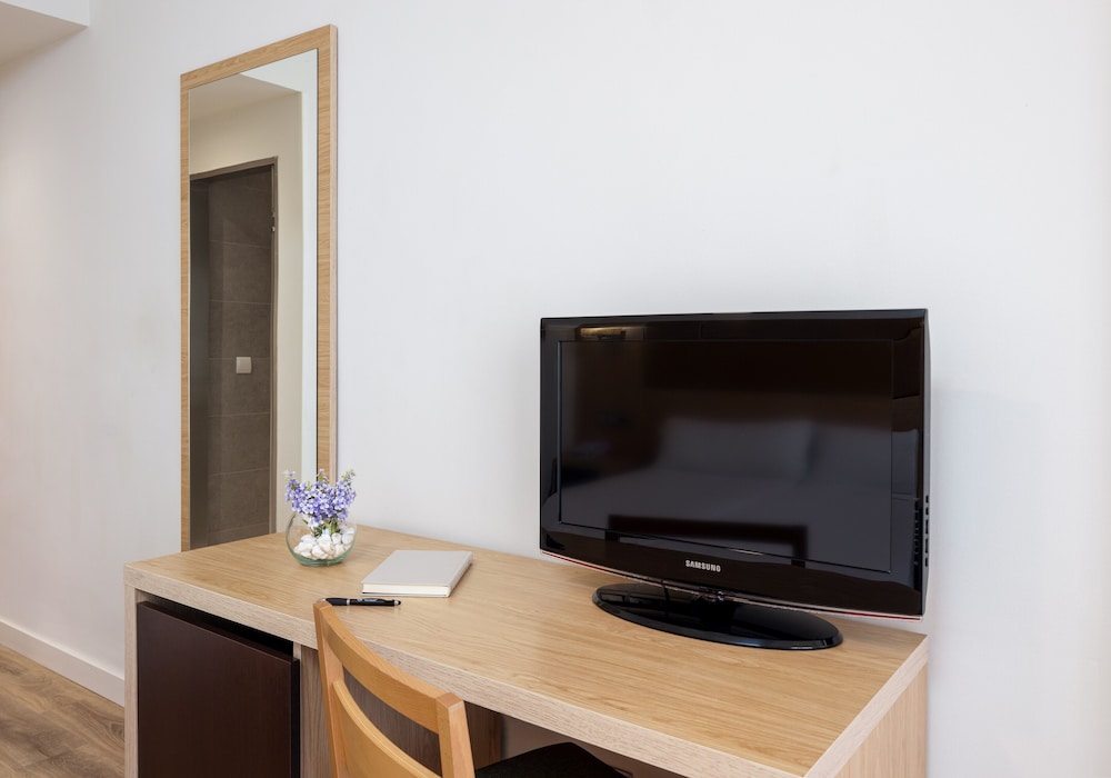 Double Room - Photo 6