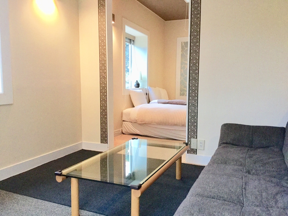 Deluxe Western Style Room, Pet Allowed photo 2