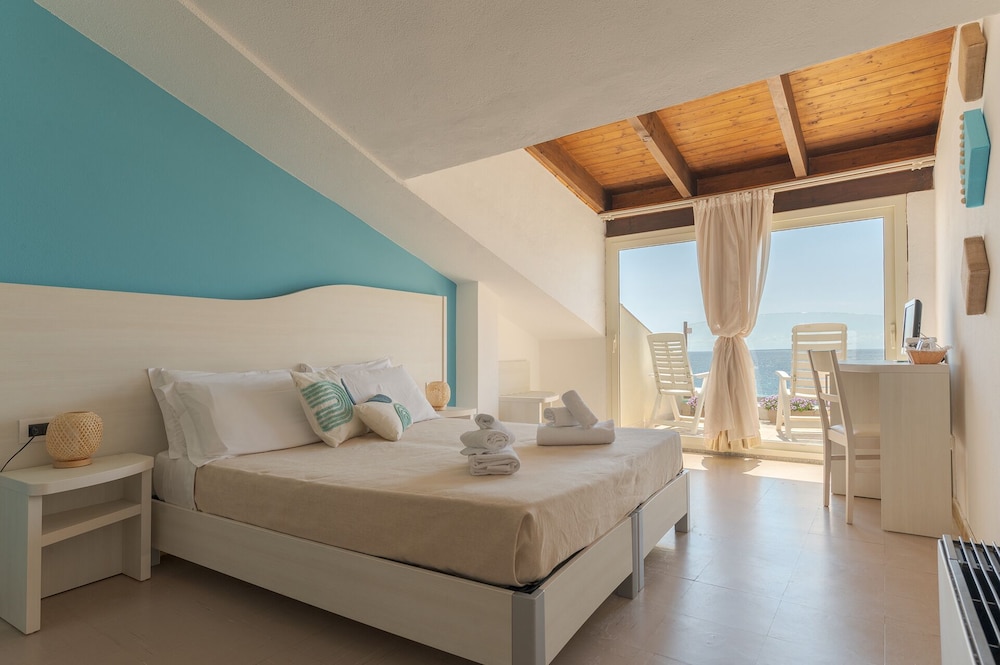 Panoramic Double or Twin Room, Private Bathroom, Sea View