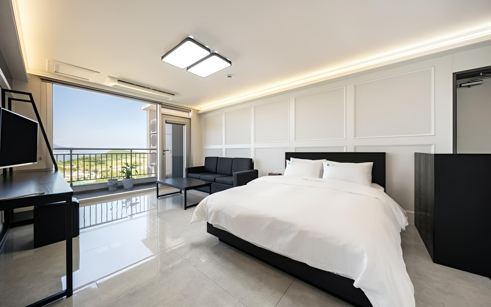 Room (Room 201 (Ocean View)) - Photo 5