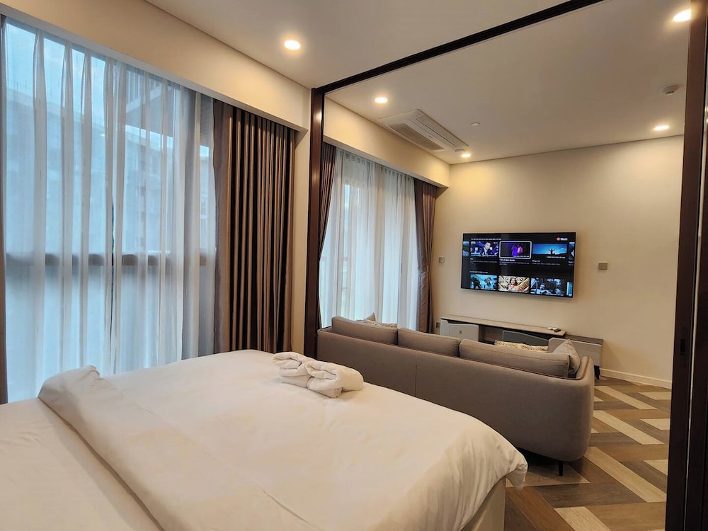 Royal Suite, 1 Bedroom, Club Lounge Access, City View