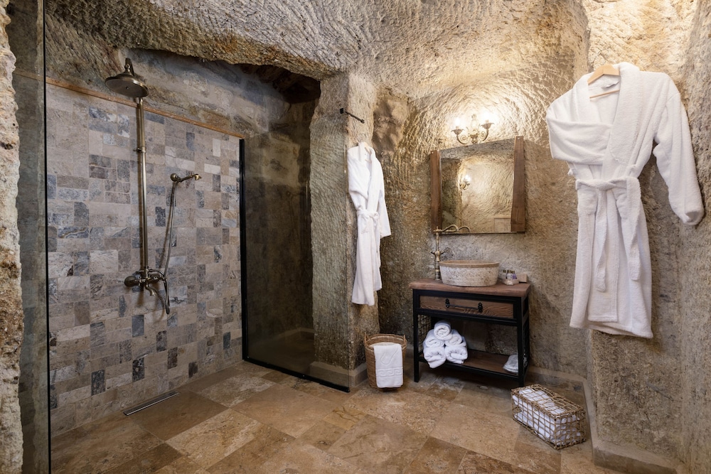 Deluxe Suite - Photo 9
