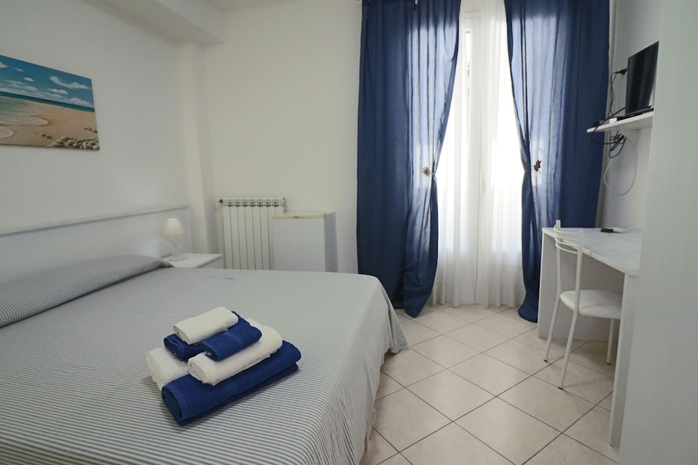 Apartment, 3 Bedrooms, Smoking, City View