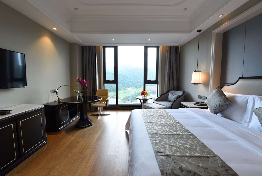 Business Room, 1 King Bed, Non Smoking