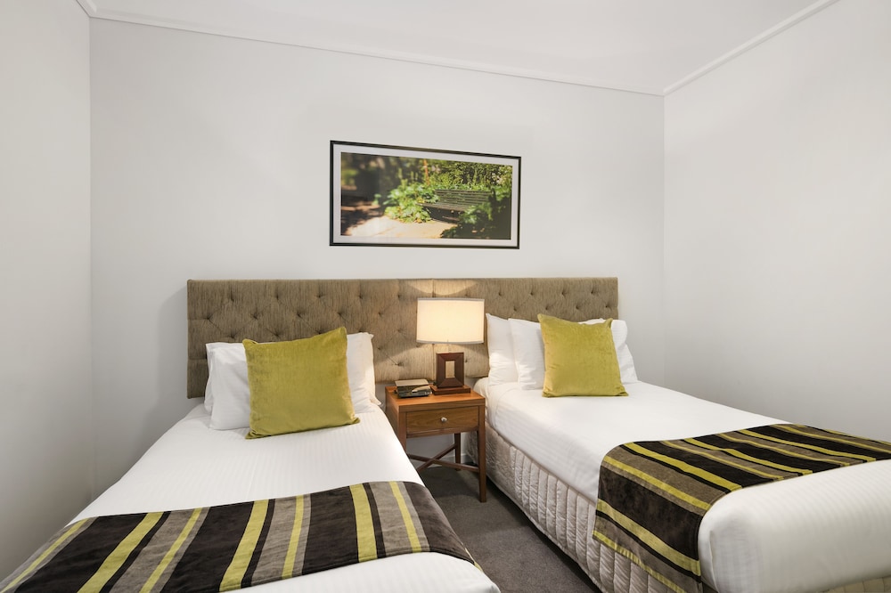 Two Bedroom Deluxe Apartment - Photo 4