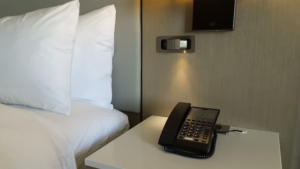 Room, 1 King Bed with Sofa bed (Mobility Accessible, Roll-In Shower) - Photo 4