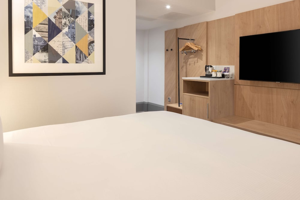King Deluxe Room - Photo 8