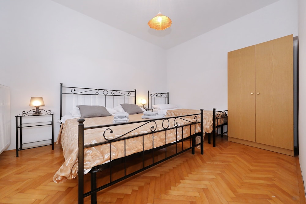 Apartment (A1) photo 1