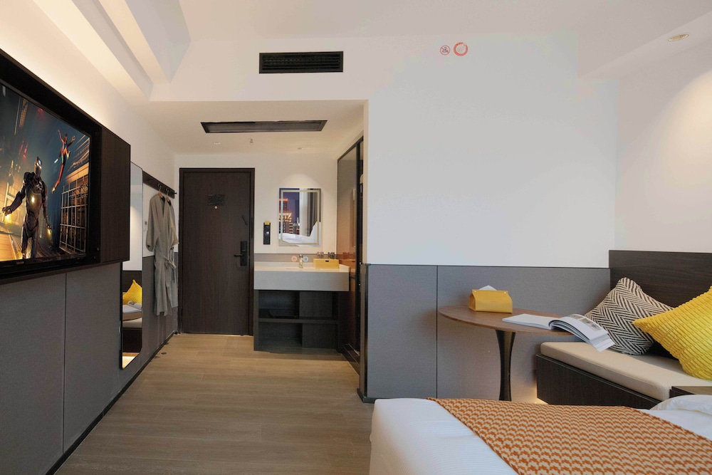 Classic Double Room, City View photo 3