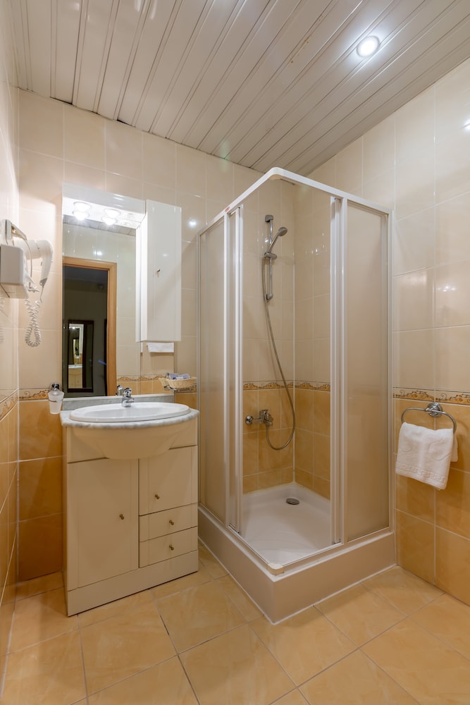 Standard Double or Twin Room photo 2