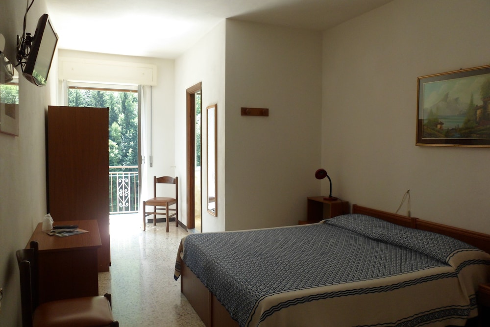 Standard Double or Twin Room, Valley View photo 2
