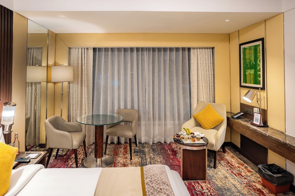 Standard Room, 1 King Bed - Photo 3