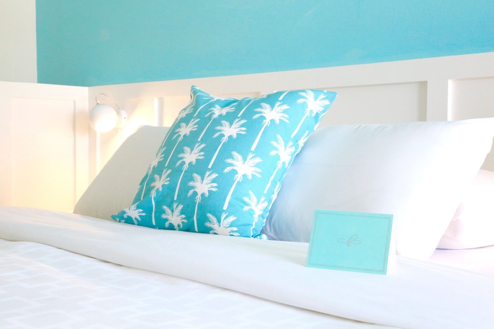 Standard Room, 1 King Bed photo 2