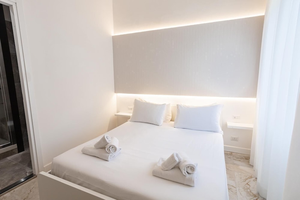 Deluxe Double or Twin Room, City View