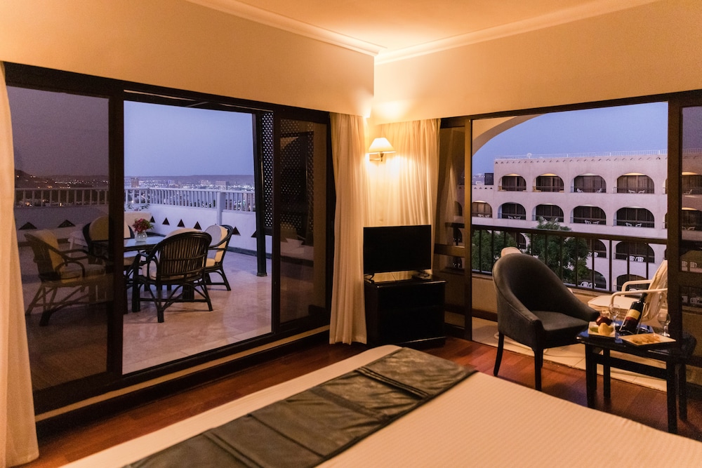 Superior Double or Twin Room, River View - Photo 1
