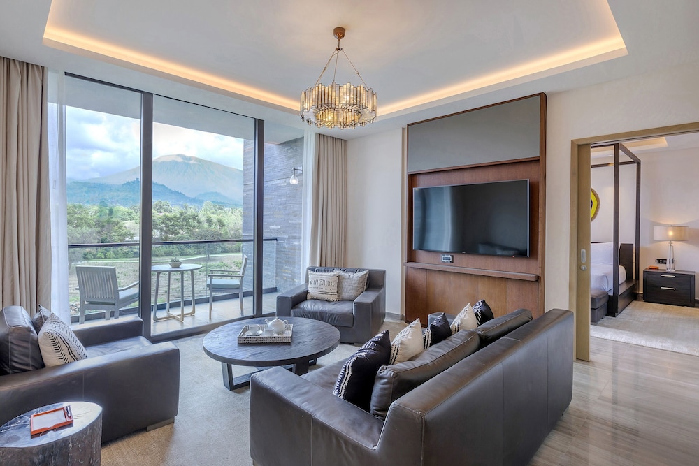 Grand Suite, 2 Bedrooms (Red Level) - Photo 1