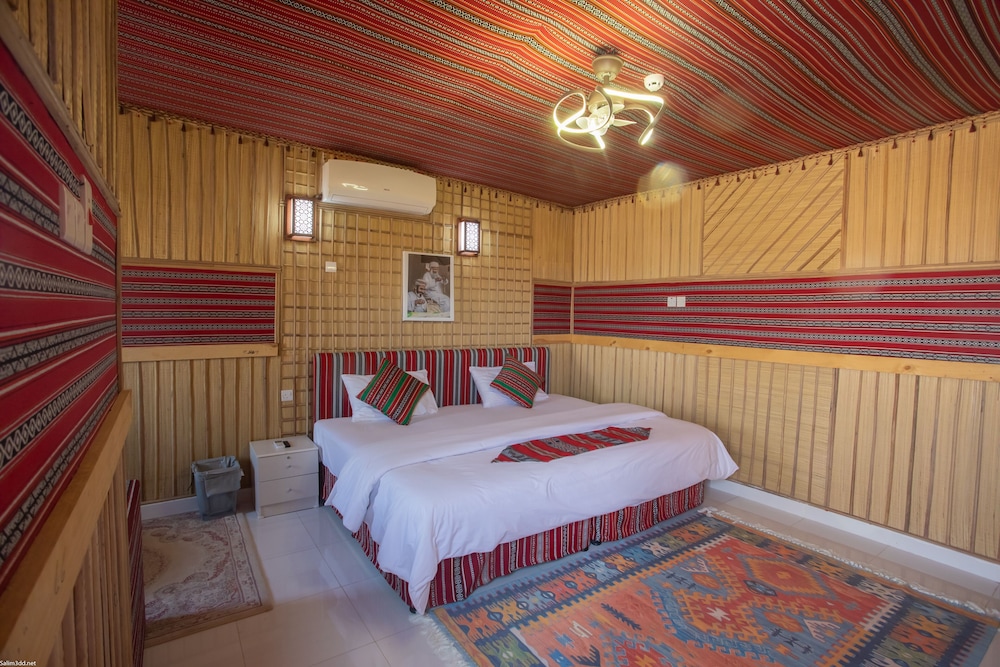 Deluxe Room - Photo 22