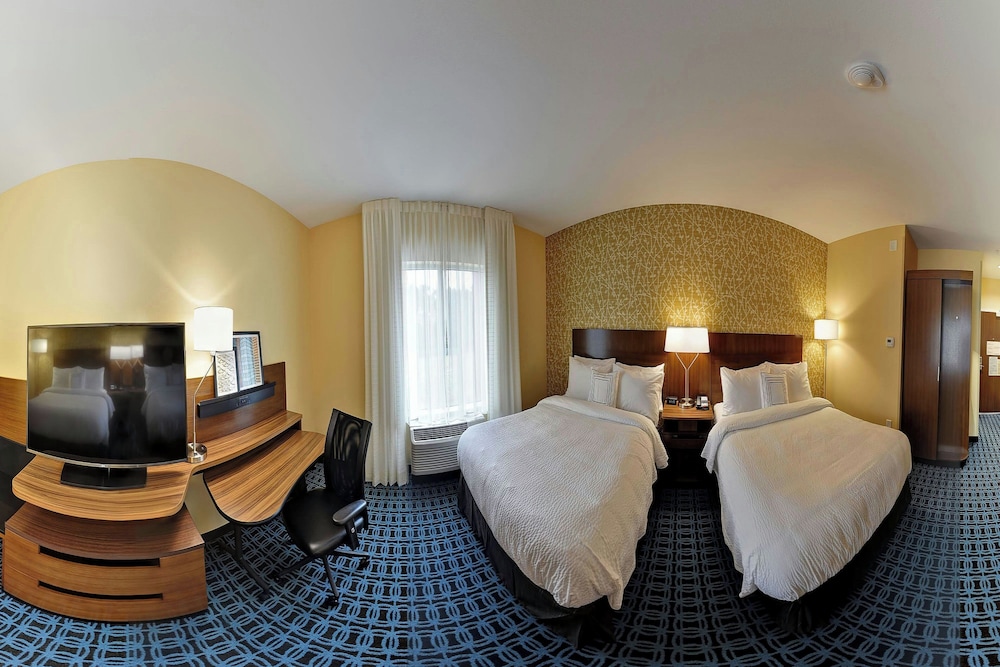 Room, 2 Queen Beds - Photo 4