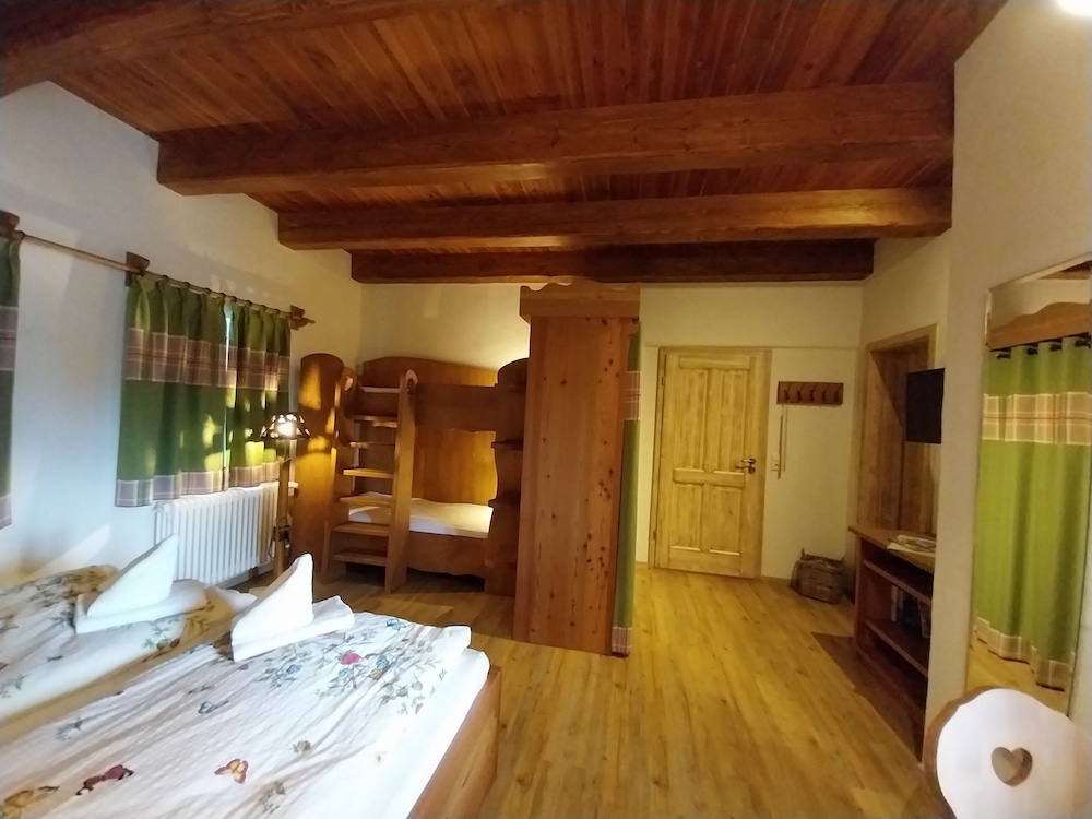 Family Quadruple Room, Non Smoking photo 1