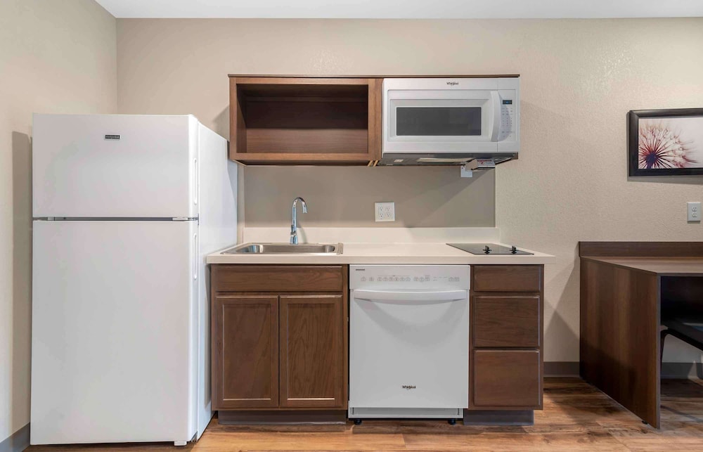 Standard Studio, Non Smoking, Refrigerator & Microwave - Photo 4