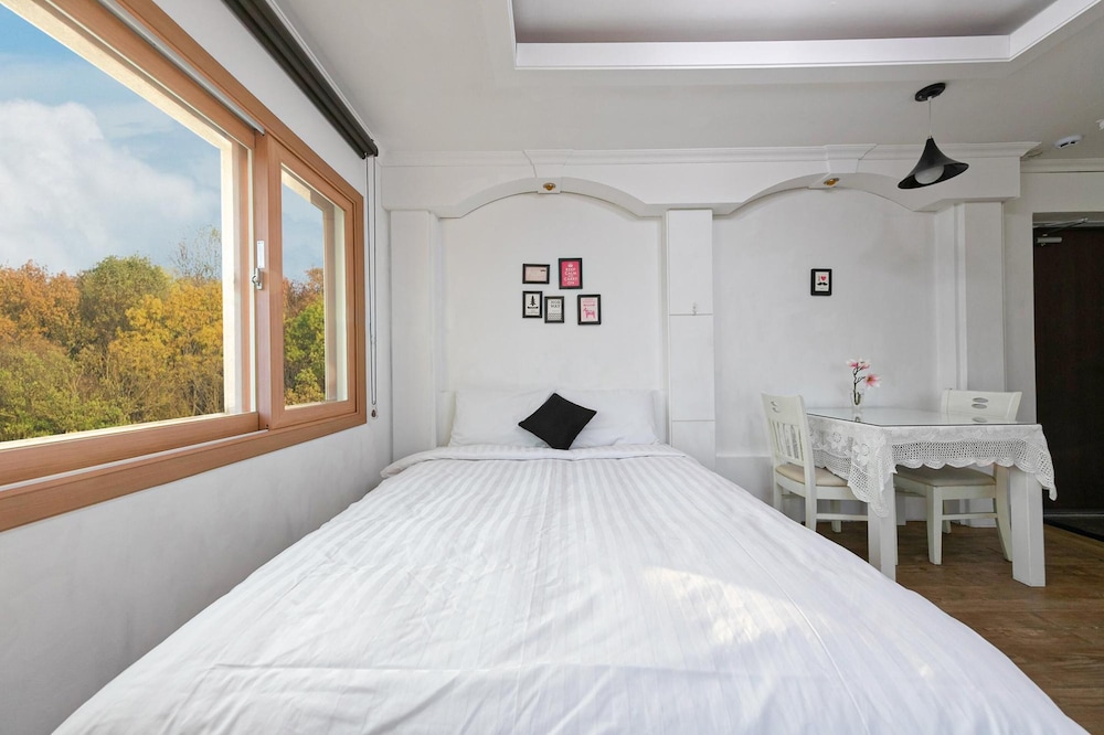 Basic Room, 1 Bedroom (Iris 304(Ocean View)) - Photo 6