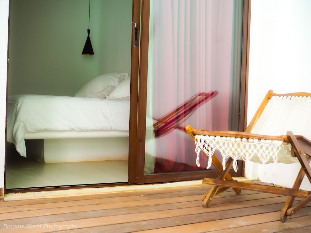 Deluxe Double Room, 1 King Bed, Pool View - Photo 8