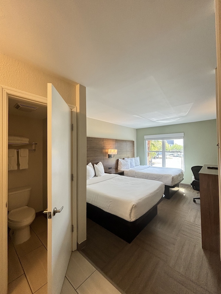 Room, 2 Double Beds, Non Smoking - Photo 2