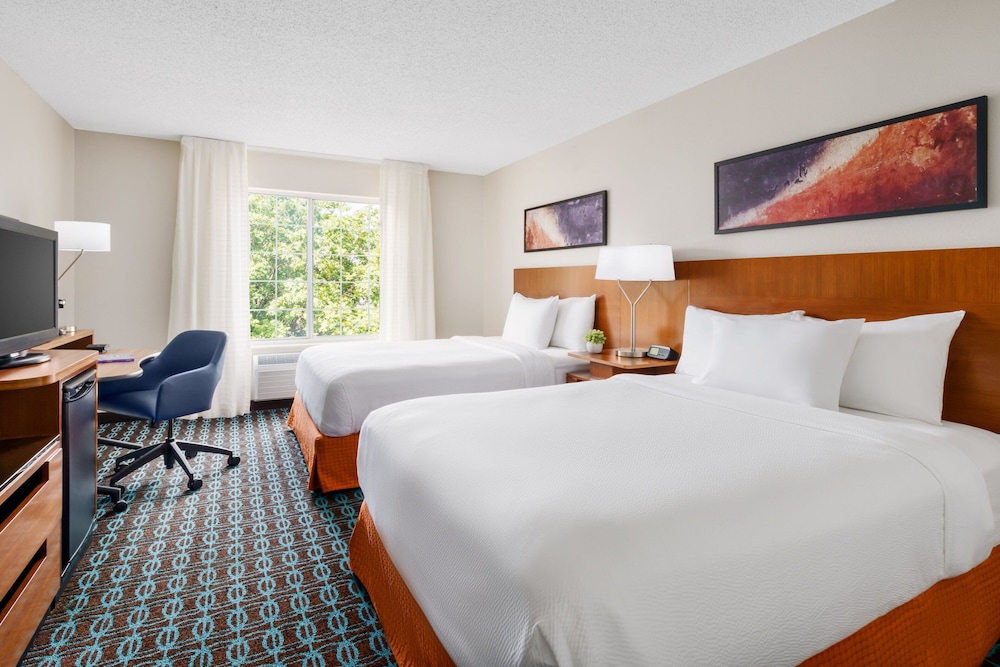 Room, 2 Queen Beds (Mobility Accessible, Tub) - Photo 4