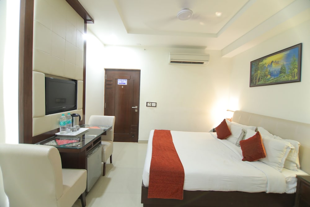 Deluxe Room - Photo 6