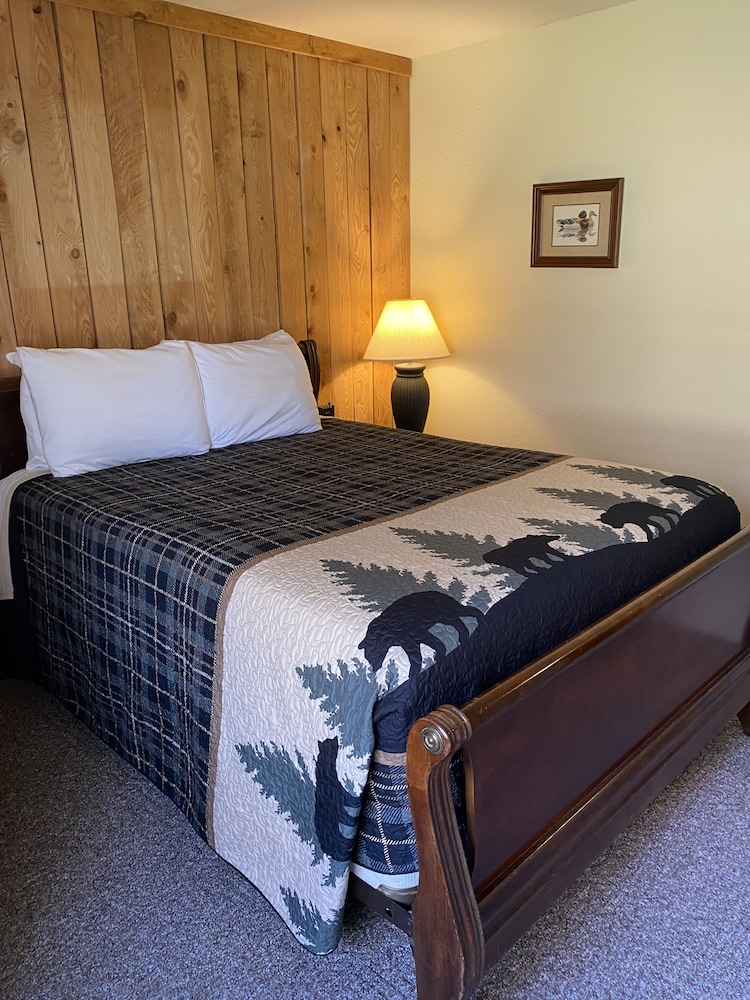 Chestnut Lodge Suite with 2 Bedrooms and Sitting area photo 1