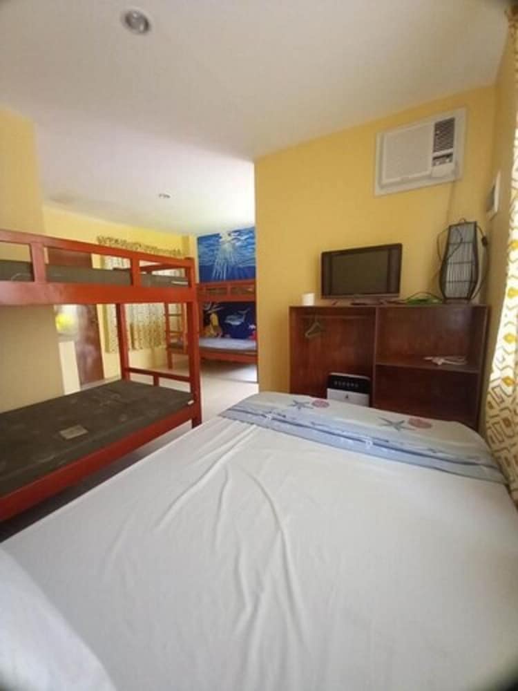 Family Room - Photo 4