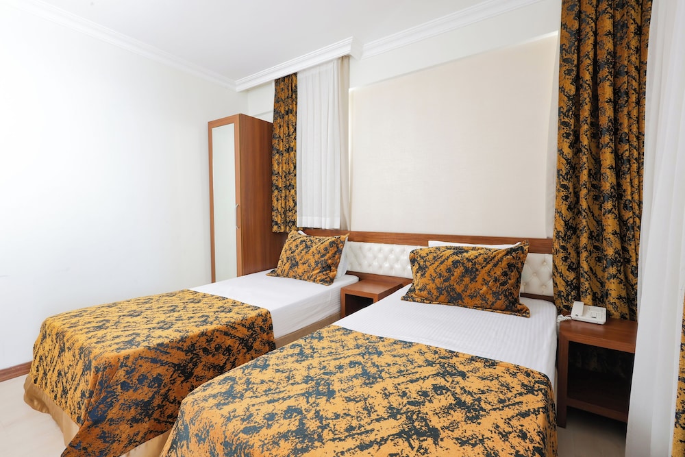 Standard Twin Room, City View
