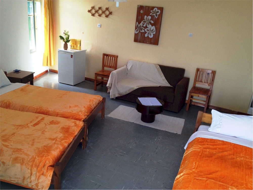 Economy Triple Room, Sea View photo 1