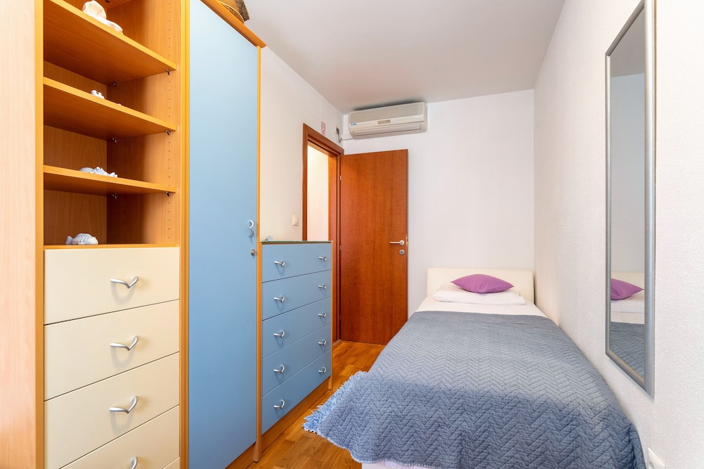 Apartment (Two Bedroom Apartment with Balcony) photo 2