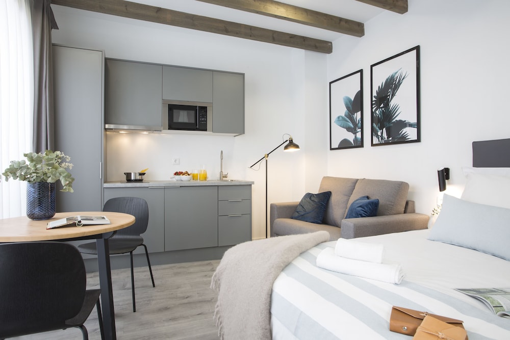 Studio, Ground Floor (Parque Central VI)