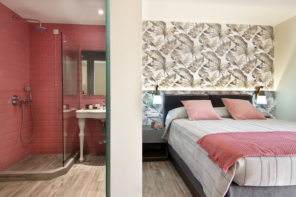 Superior Double Room, Partial Sea View photo 2