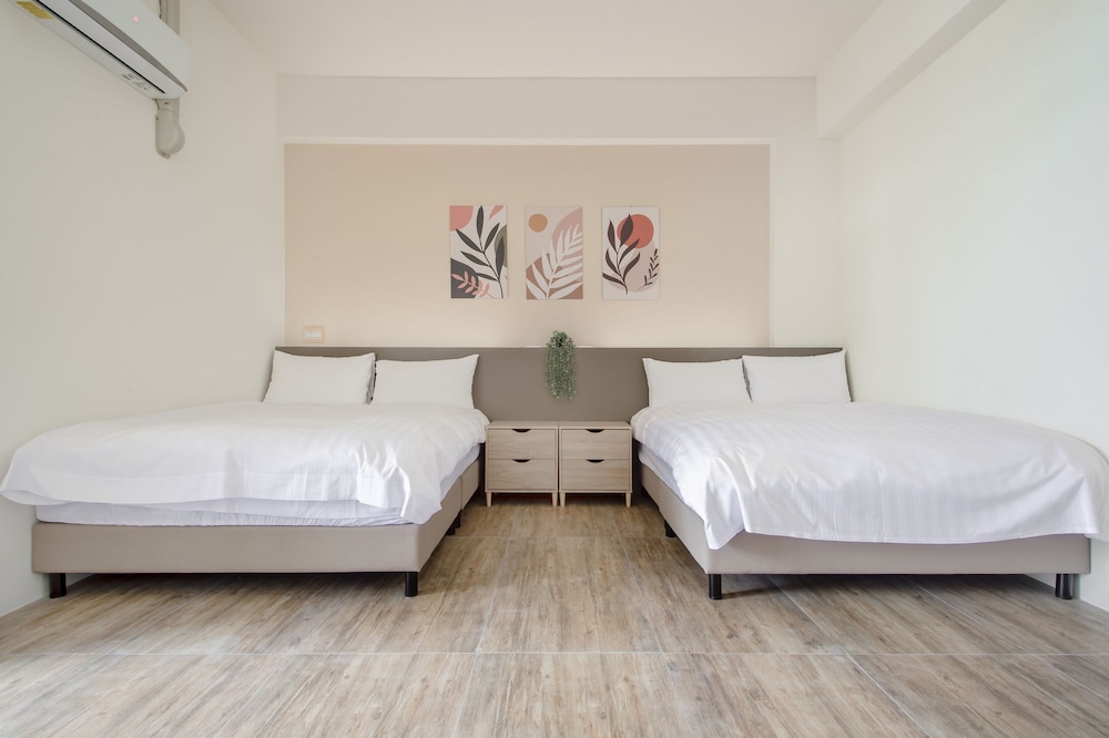 Family Suite With Balcony - Photo 2