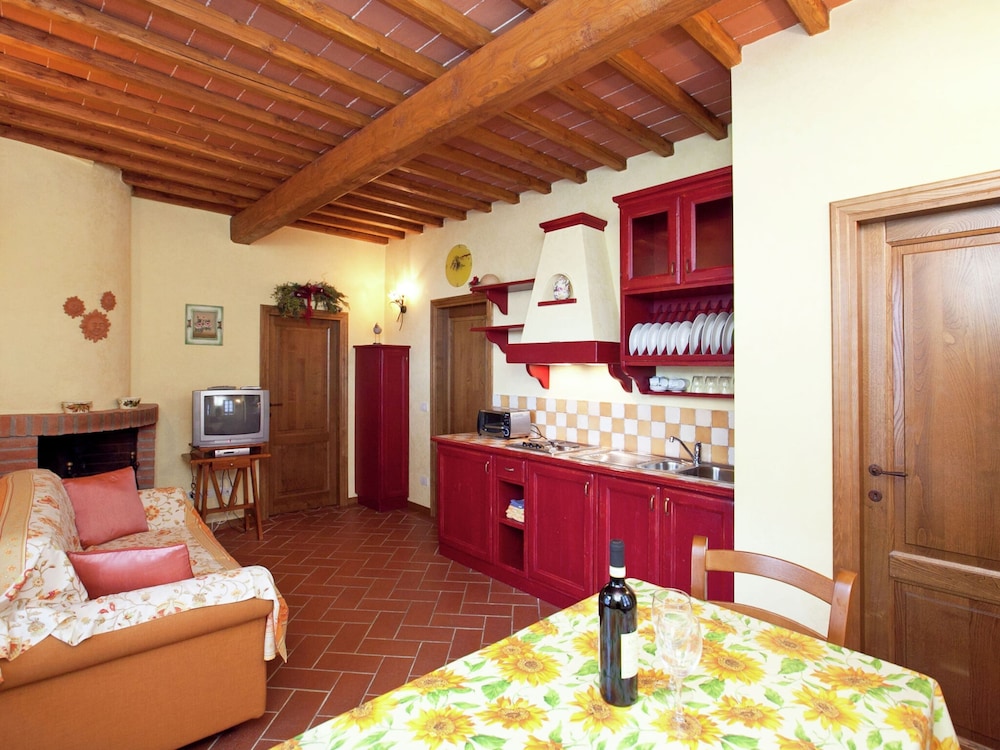 Classic House, 2 Bedrooms photo 3