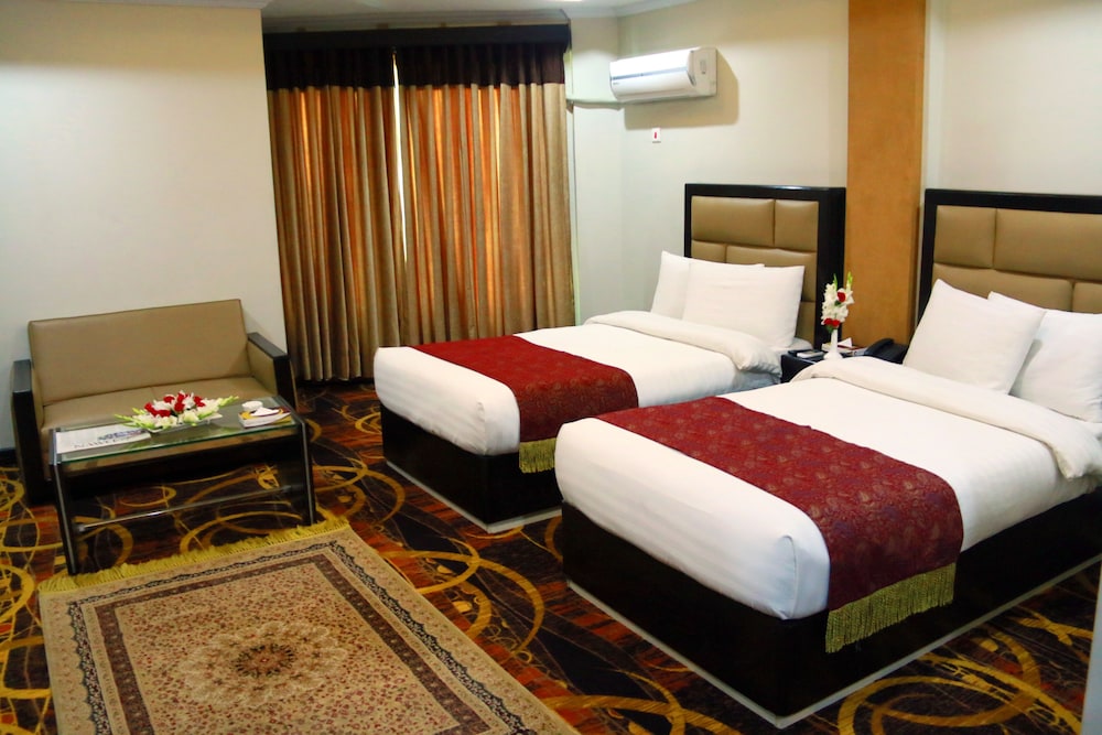 Deluxe Double or Twin Room photo 1
