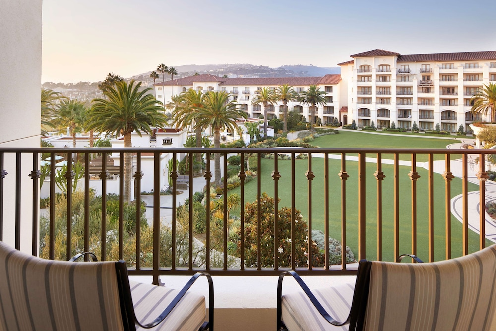Room, 1 King Bed, Pool View - Photo 1