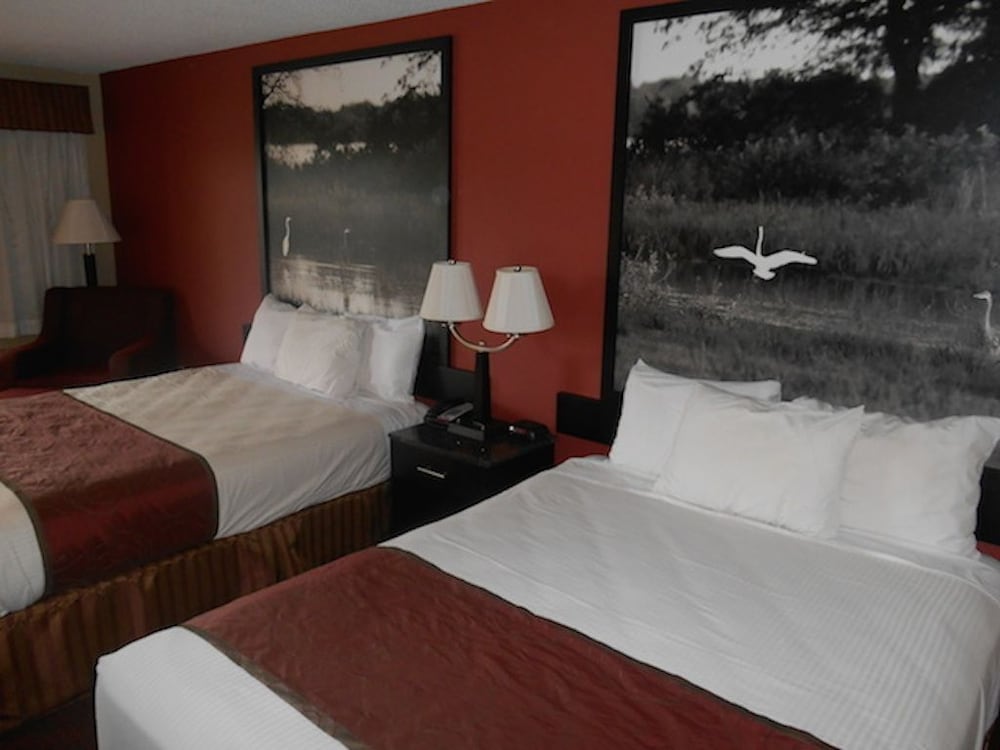 Standard Room, 2 Queen Beds - Photo 5